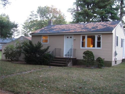 90 Johnson Blvd, Coventry, RI 02816-6024