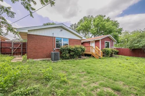2250 Capri Dr, Fort Worth TX  76114-1949 exterior