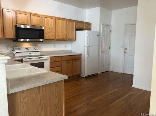 4251 Blackhawk Cir, Denver, CO 80014-8115