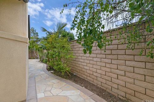 121 Blaze, Irvine CA  92618-1507 exterior