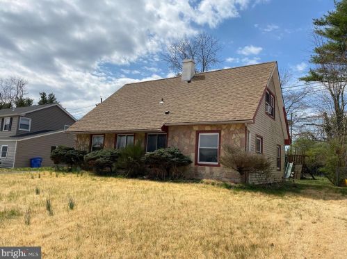 21 Marchmont Ln, Willingboro, NJ 08046-2824
