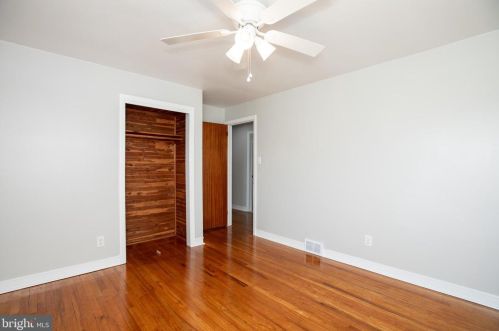 15 Holt Cir, Trenton NJ  08619-1654 exterior