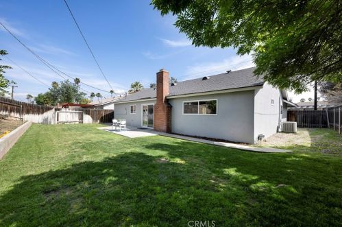 6969 Hillside Ave, Riverside CA  92504-2071 exterior