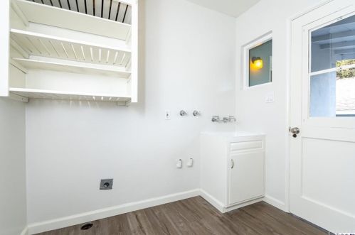 5124 Ln Crescenta Ave, Glendale CA 91214-2117 exterior