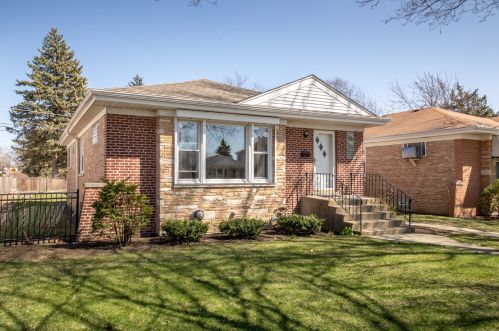 8121 Elmore St, Niles, IL 60714-2411