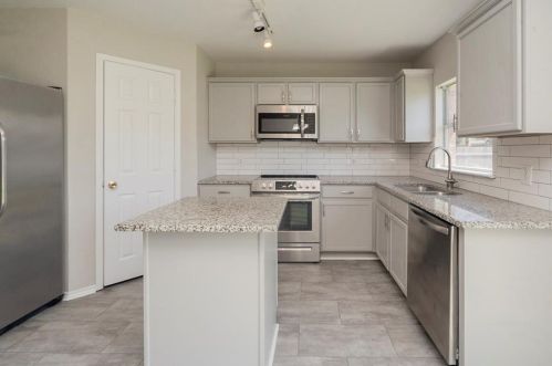 8433 Ranch Hand Trl, Fort Worth TX  76131-5368 exterior