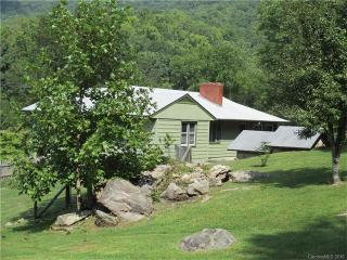 1115 Bee Tree Rd, Swannanoa, NC 28778-3506