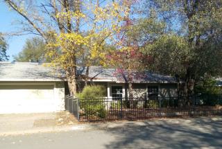 904 Oakmont Dr, Redding, CA 96003-9027