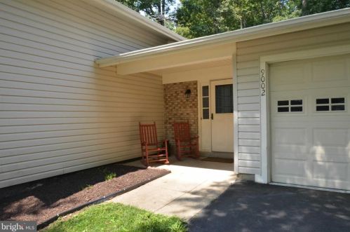 9002 Arley Dr, Springfield, VA 22153-1506