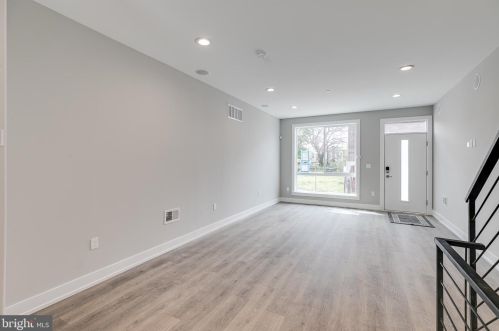 1719 27 St, Philadelphia PA 19121-2824 exterior