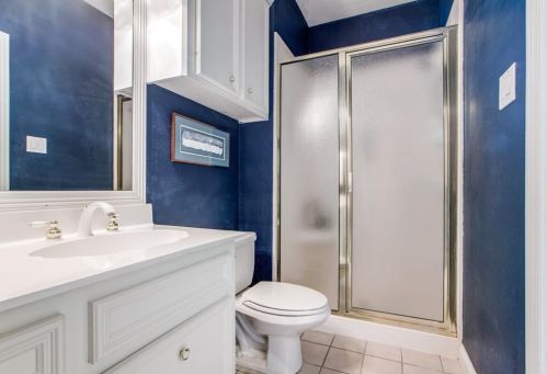 2 Wedgewood Blvd, Conroe TX  77304-1349 exterior
