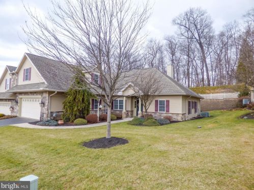 805 Meadow Ct, York, PA 17402-9109