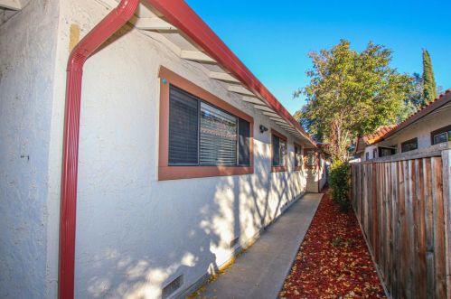 351 Nature Dr, San Jose, CA 95123-5121