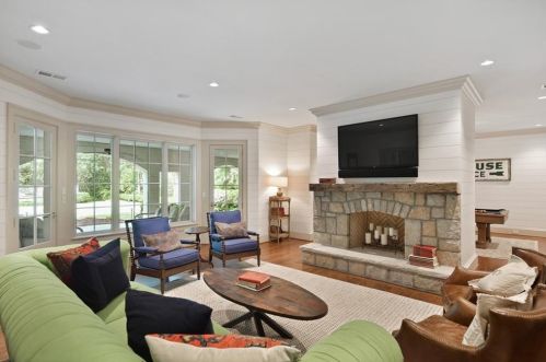 62 Brookhaven Dr, Atlanta GA  30319-1143 exterior