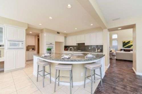 2 Heather, Irvine CA  92620-2219 exterior