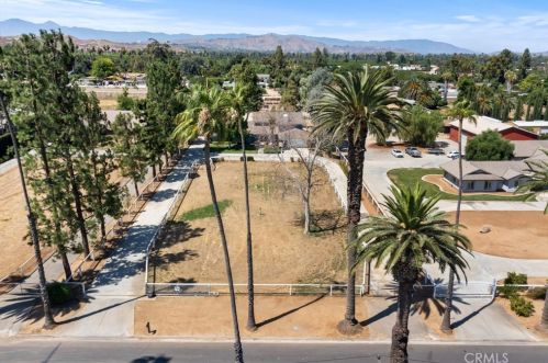 2150 Gratton St, Riverside CA  92504-5201 exterior