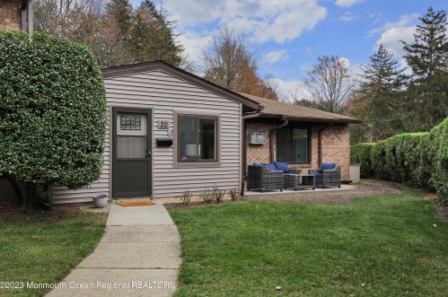 20 Lexington Ct, Tinton Falls NJ 07701-5467 exterior