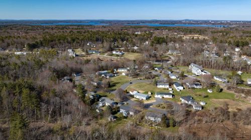 16 Aberdeen Dr, Stratham, NH 03885-2284