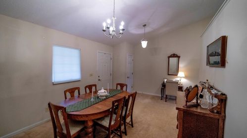 3500 Oakmont Ct, Springfield OH  45502-7207 exterior