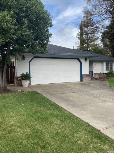 15 Shari Ln, Chico, CA 95928-6351