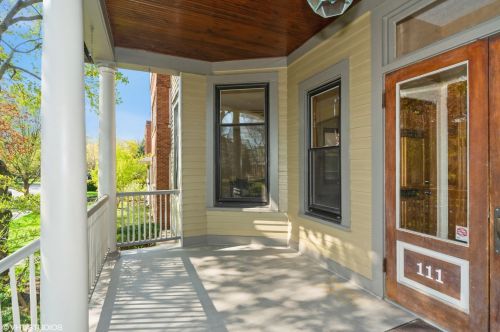 111 Grove Ave, Oak Park, IL 60302-2805