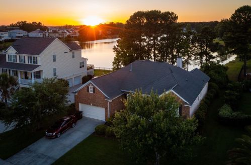 2795 Carolina Isle Dr, Mount Pleasant, SC 29466-9196