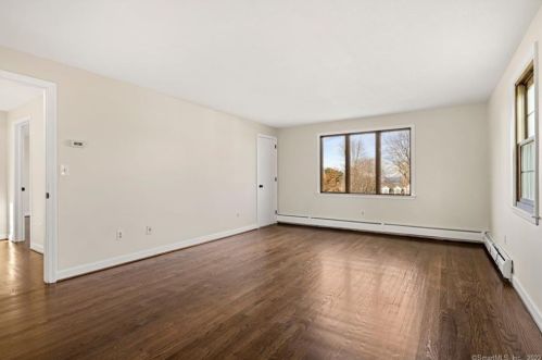 20 Summit Dr, Wapping CT  06074-3742 exterior