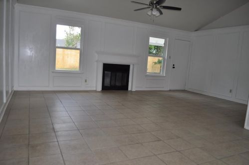 209 Myrtle Ave, Waxahachie, TX 75165-4514