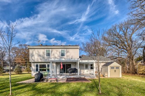 635 Woodland Rd, Palatine, IL 60074-1079