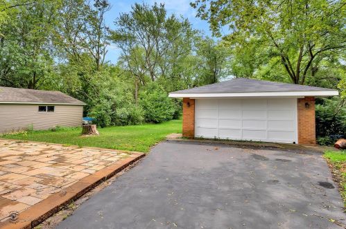 3055 Olive Rd, Homewood IL  60430-1413 exterior