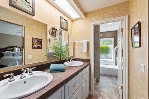 5 Fulton, Irvine CA  92620-3349 exterior