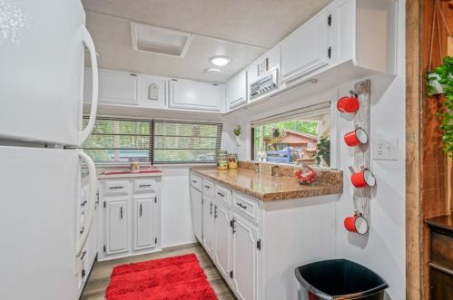 104 37th St, Ellijay, GA 30540-9450