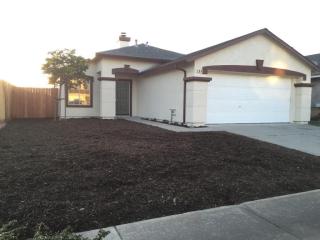 204 Christensen Ave, Salinas, CA 93906-4148