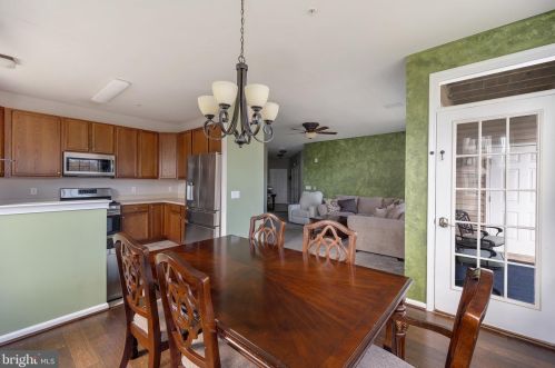 428 Timberlake Dr, Trenton NJ  08618-1475 exterior