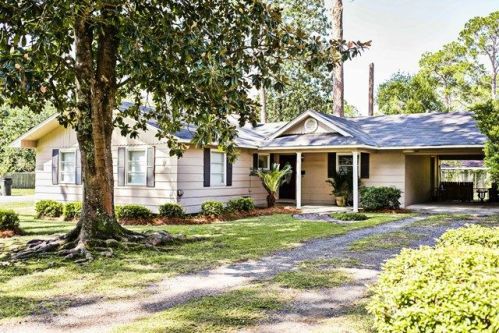 1301 Dean Dr, Waycross, GA 31501-4248