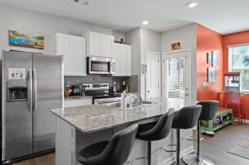 61 Chastain Cir, Newnan GA  30263-8640 exterior