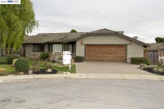 3242 Sutton Ct, Fremont, CA 94536-5166