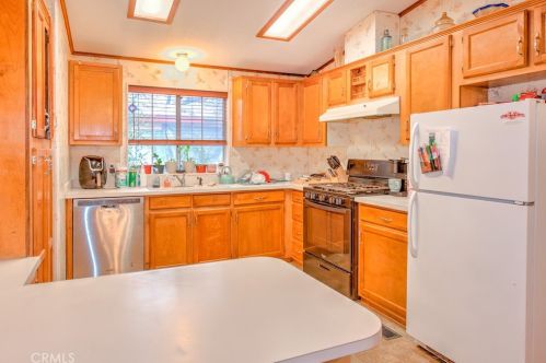 13953 Apple Ln, Sulphur Bank Rancheria, CA 95423-9681