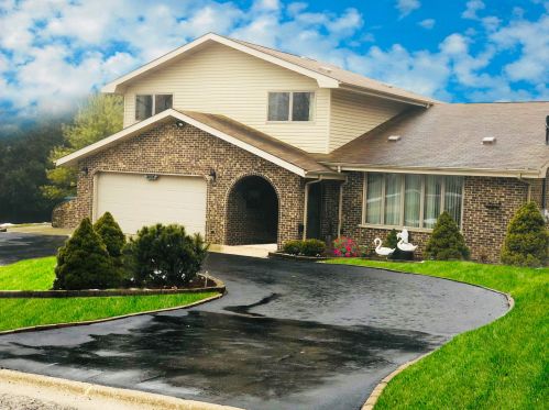 8855 102nd St, Palos Hills, IL 60465-1625