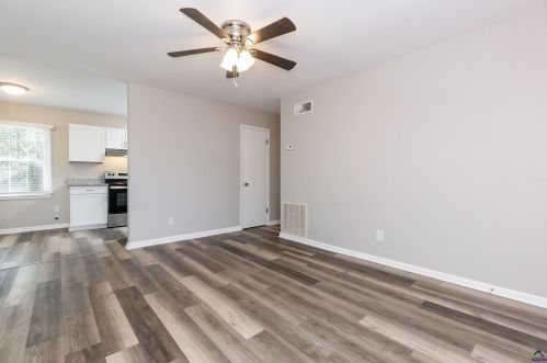 215 Meadow Dr, Warner Robins GA  31093-2121 exterior