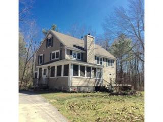 97 Twin Bridge Rd, Weare, NH 03281-5939