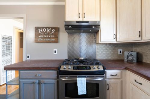 1466 Darwin St, Seaside CA  93955-5017 exterior