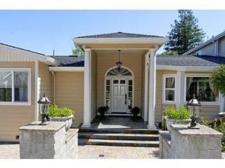 1064 Orchard Rd, Lafayette, CA 94549-3140