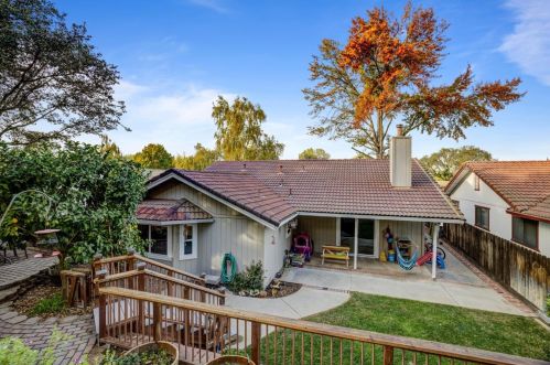 1235 Riv Blf Dr, Valley Home CA 95361-2655 exterior