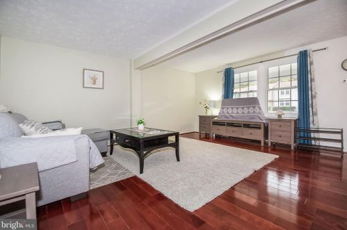 7415 Golden Horseshoe Ct, Springfield VA  22153-1133 exterior