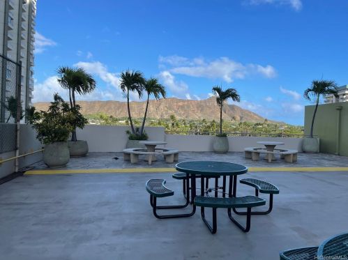 229 Paoakalani Ave, Honolulu HI 96815-3764 exterior