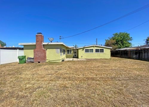 11868 Poes St, Anaheim CA  92804-6780 exterior