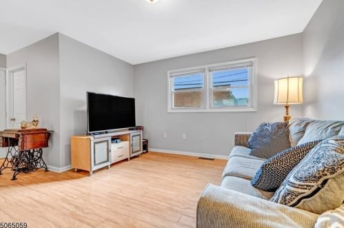 14 Camplain Rd, Manville, NJ 08835-1402