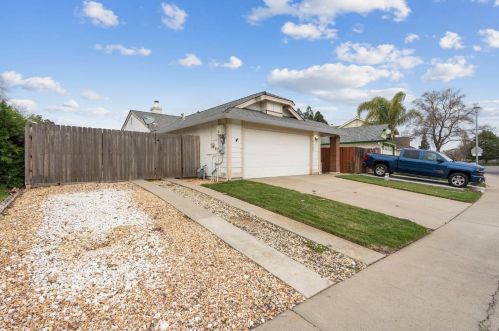 9420 Trenholm Dr, Elk Grove CA  95758-6533 exterior