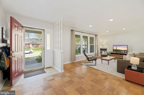 5228 Perth Ct, Springfield, VA 22151-1314